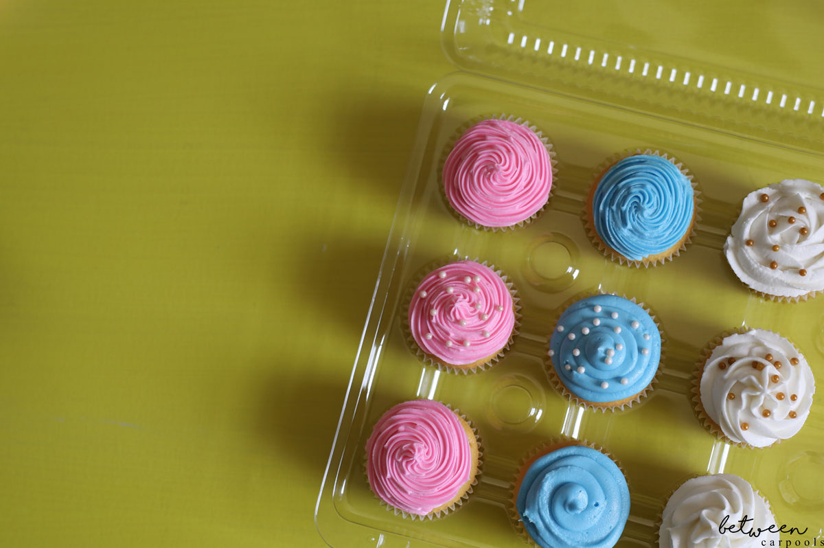 How to Ice a Cupcake and Make a Kid Super Happy